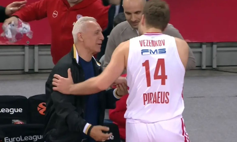 Η αγκαλιά Βεζένκοφ και Στόιτσκοφ (ΒΙΝΤΕΟ)