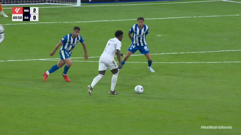 Το έκανε να μοιάζει εύκολο ο Βινίσιους - Γκολάρα εκτός περιοχής (ΒΙΝΤΕΟ)