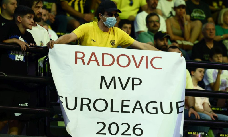 Πανό των οπαδών της ΑΕΚ