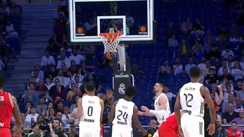No look ασίστ του Κρις Τζόουνς (ΒΙΝΤΕΟ)