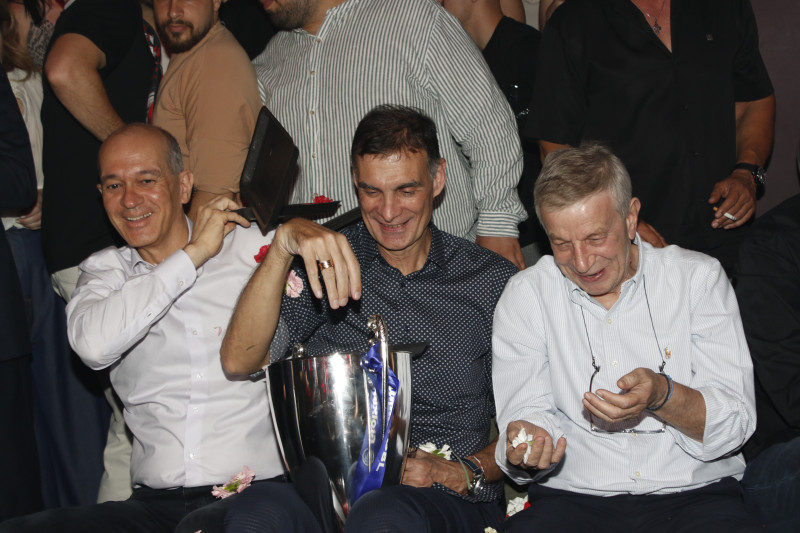 Γλέντησε στη Λιόλιου το 16ο πρωτάθλημα ο Ολυμπιακός - Δείτε ΦΩΤΟ