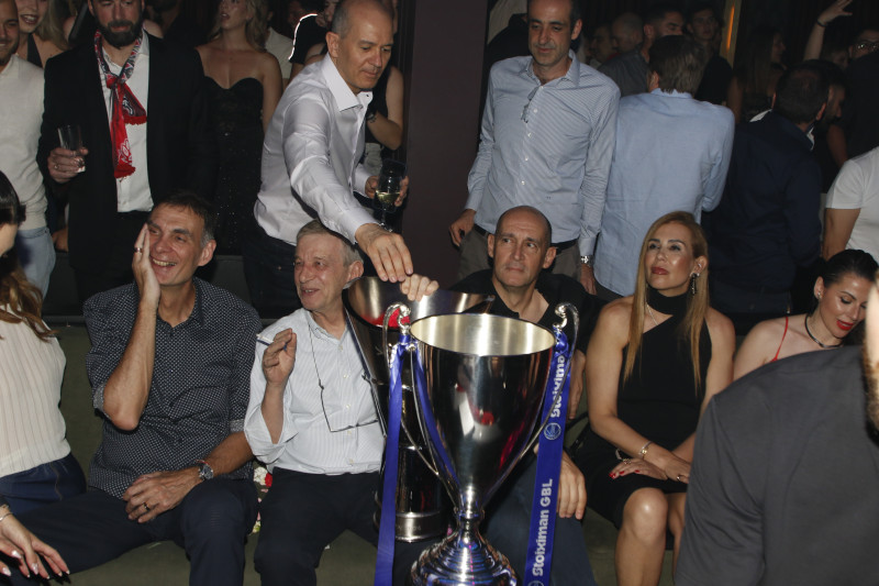 Γλέντησε στη Λιόλιου το 16ο πρωτάθλημα ο Ολυμπιακός - Δείτε ΦΩΤΟ