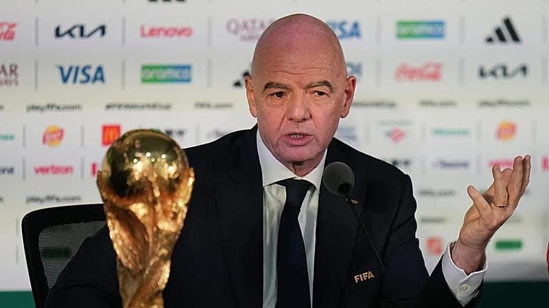 Υπό διάλυση η FIFA του Ινφαντίνο - Παραιτήθηκε κορυφαίος σύμβουλος