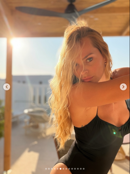 "Αποκαλυπτική" δίπλα στον Ρέμο με σέξι μαγιό η Υβόννη Μπόσνιακ (ΦΩΤΟ)