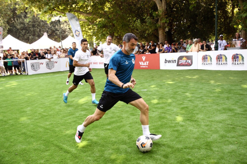 «Το Παιχνίδι που μας ενώνει»: η Πλατεία Συντάγματος έγινε ανοιχτό γήπεδο!