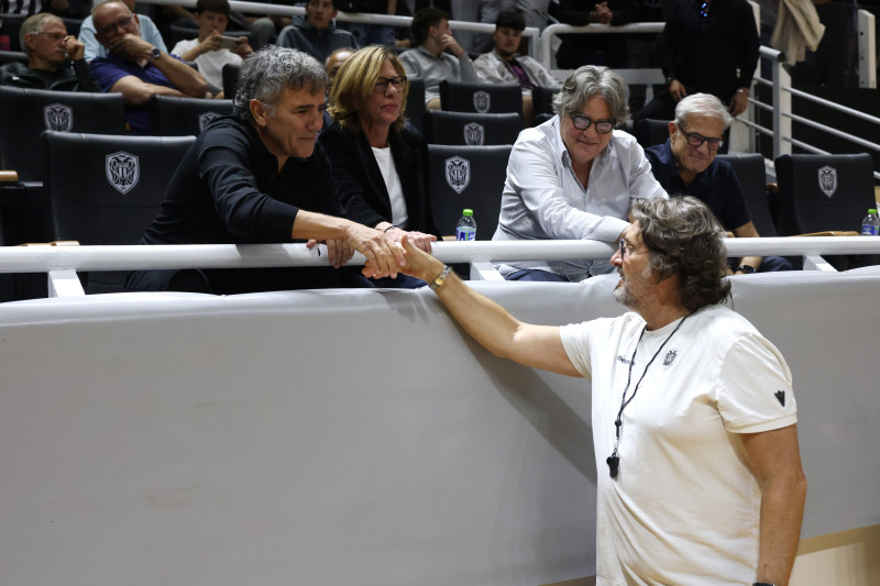 "Είναι τρελός ο πρόεδρος"! Αποθέωση Μυστακίδη στην προπόνηση του ΠΑΟΚ (Vid)