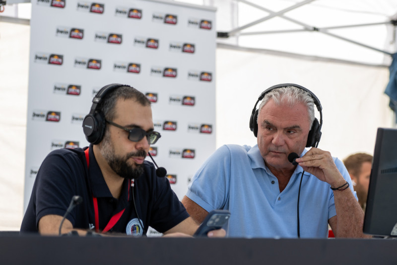 «Το Παιχνίδι που μας ενώνει»: η Πλατεία Συντάγματος έγινε ανοιχτό γήπεδο!