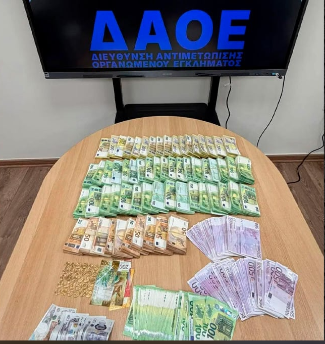 ΔΤ Αστυνομίας για τις συλλήψεις στο μπάσκετ με 931.463 ευρώ, 14 κινητά και φανέλα Ολυμπιακού
