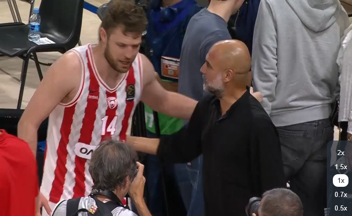 Βεζένκοφ σε Γκουαρδιόλα: «Σε παρακαλώ κόουτς, μια φωτογραφία»